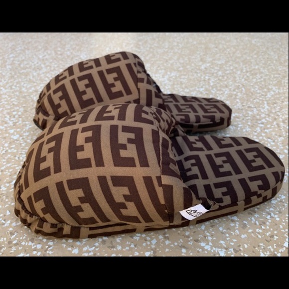Fendi fabric handmade slippers - Picture 2 of 3